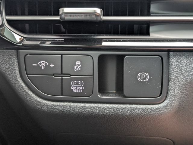 Used 2026 Kia Sportage LX FWD image 21