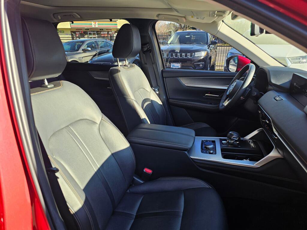 Certified 2024 MAZDA CX-90 Plug-In Hybrid w/ Premium Pkg image 9