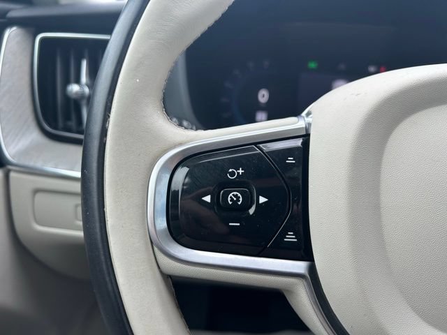 Used 2023 Volvo XC60 B5 Plus AWD/4WD image 23