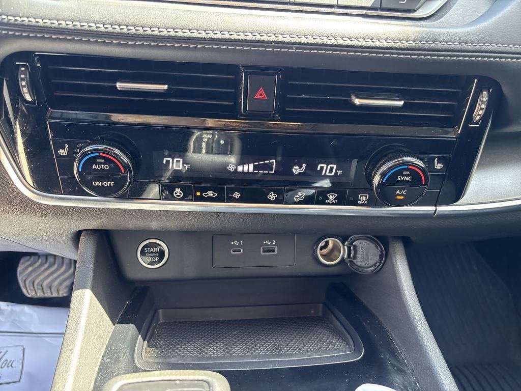 Used 2021 Nissan Rogue SV image 17