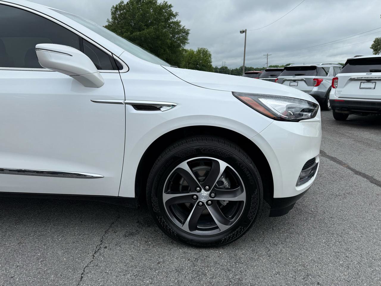 Used 2021 Buick Enclave Essence w/ Sport Touring Edition FWD image 43