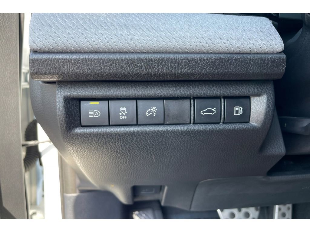 Used 2025 Toyota Camry SE w/ Convenience Package FWD image 40