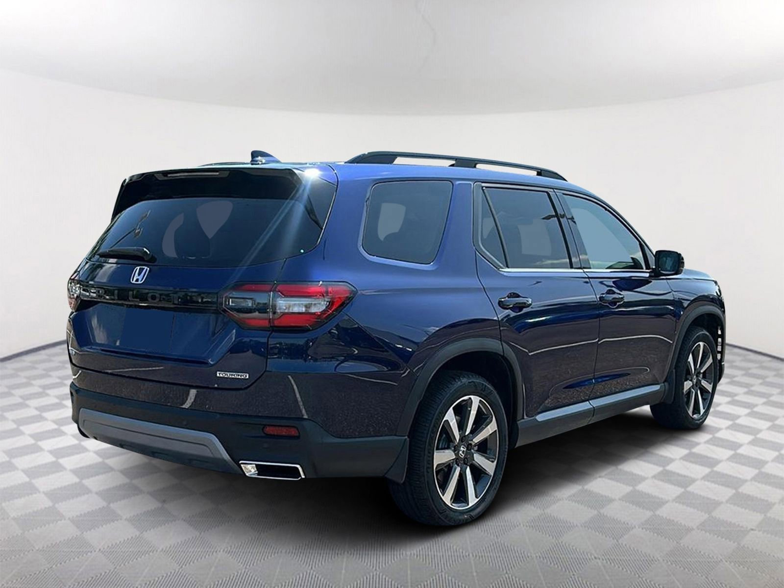 New 2025 Honda Pilot Touring image 9