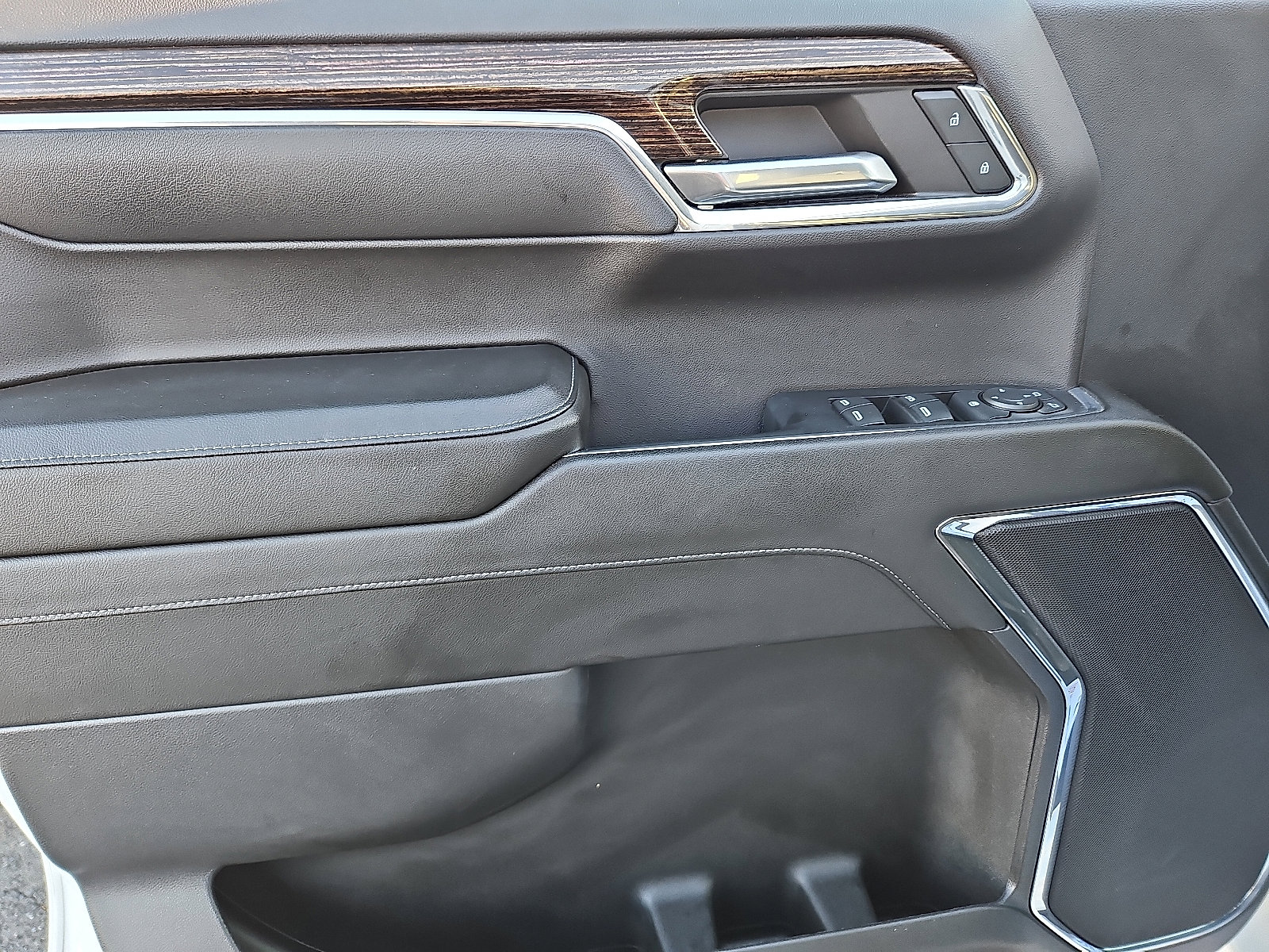 Certified 2024 GMC Sierra 1500 Elevation image 12