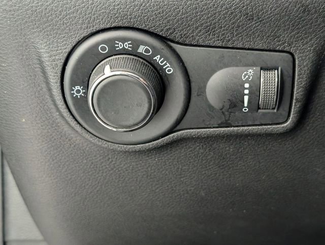 Certified 2023 Jeep Compass Sport image 13