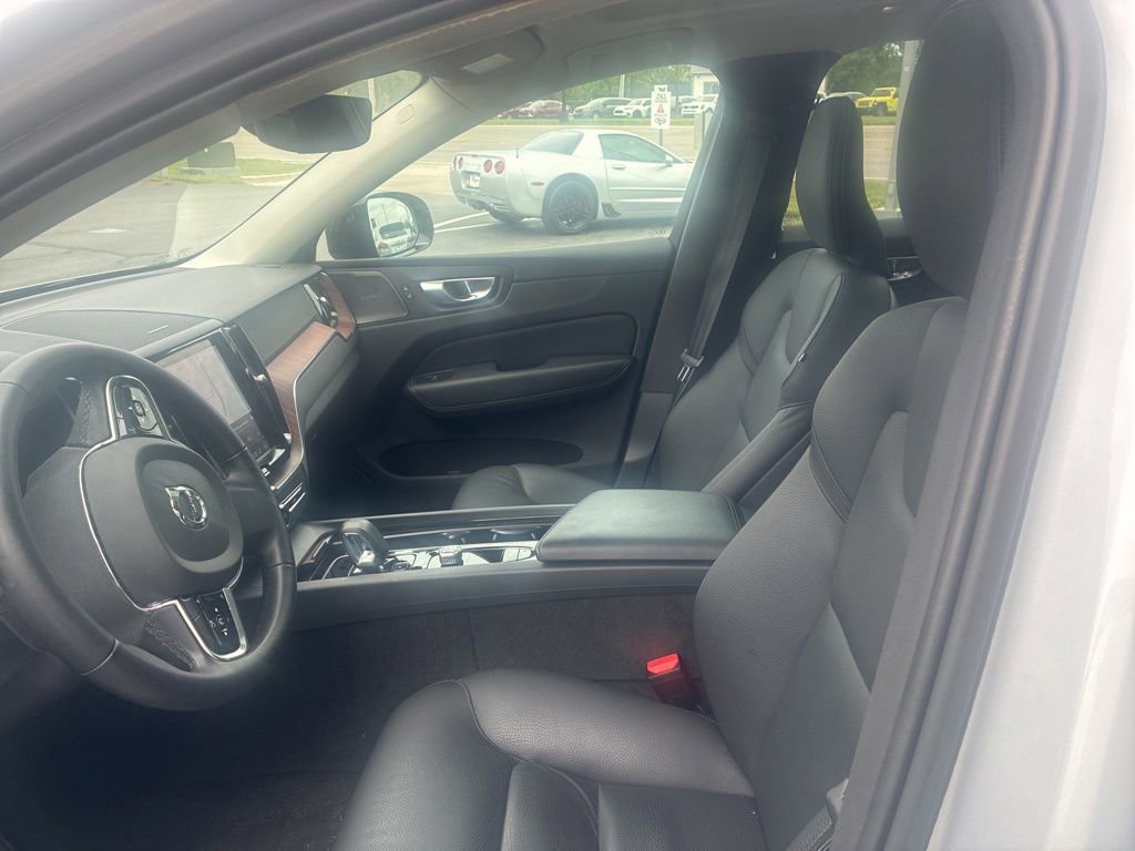 Used 2024 Volvo XC60 T8 Plus w/ Protection Package Premier AWD/4WD image 7