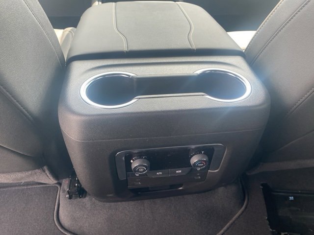 New 2025 Chevrolet Suburban Premier image 13