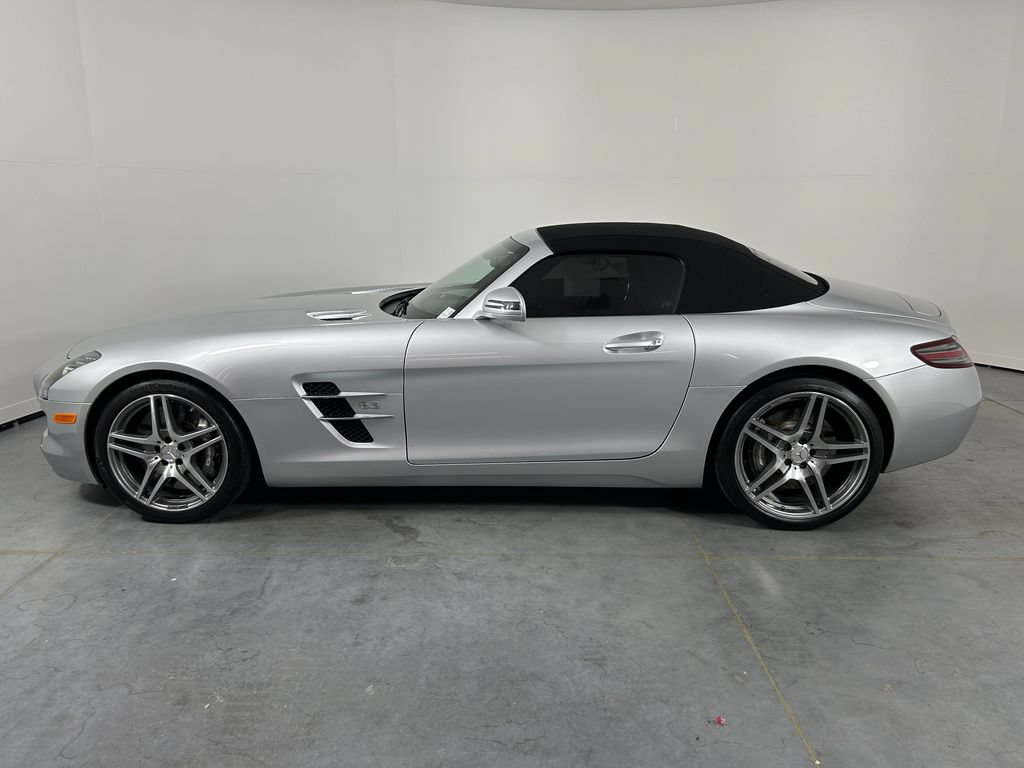 Used 2012 Mercedes-Benz SLS AMG Roadster image 2
