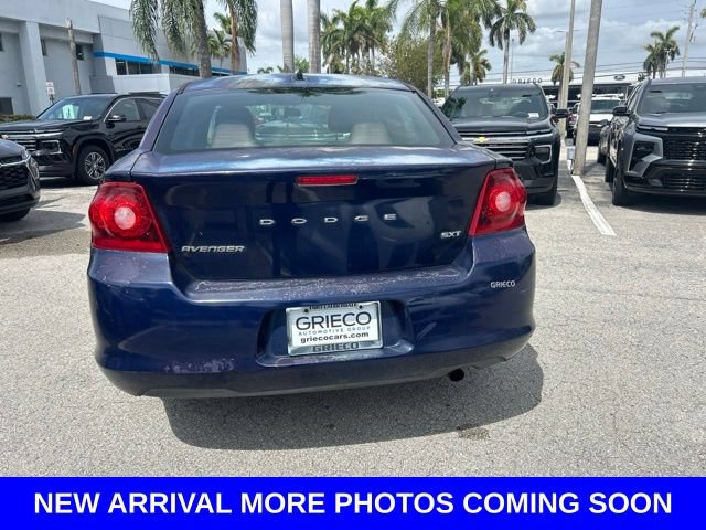 Used 2013 Dodge Avenger SXT FWD image 4