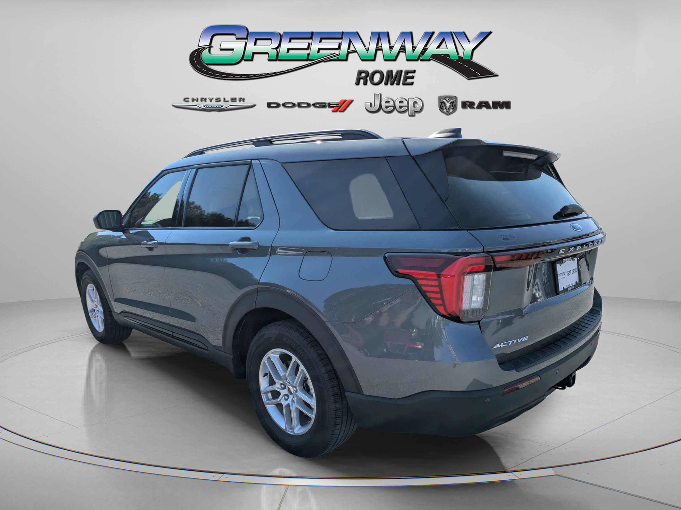 Used 2026 Ford Explorer Active RWD image 4