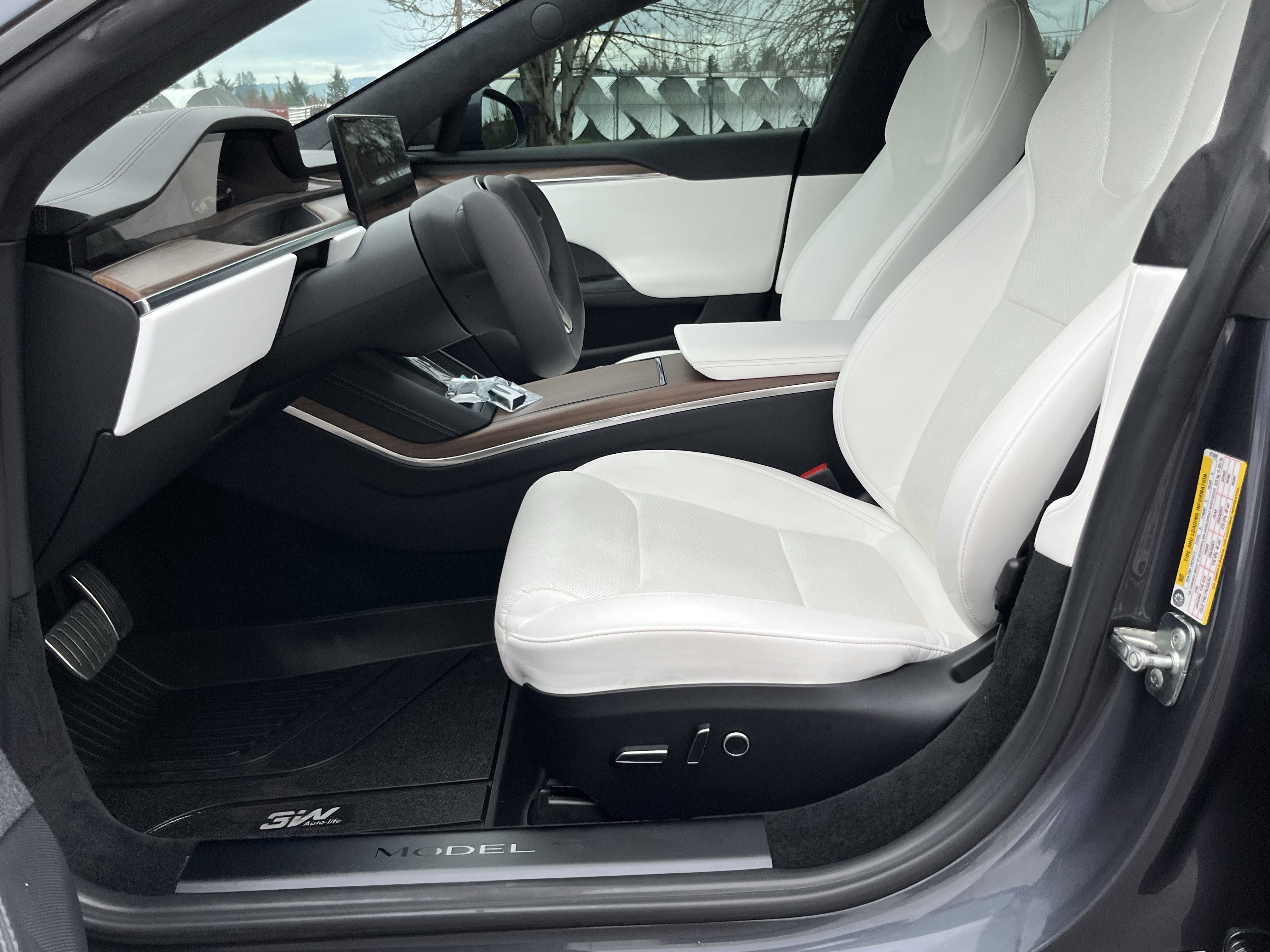 Used 2022 Tesla Model S image 10