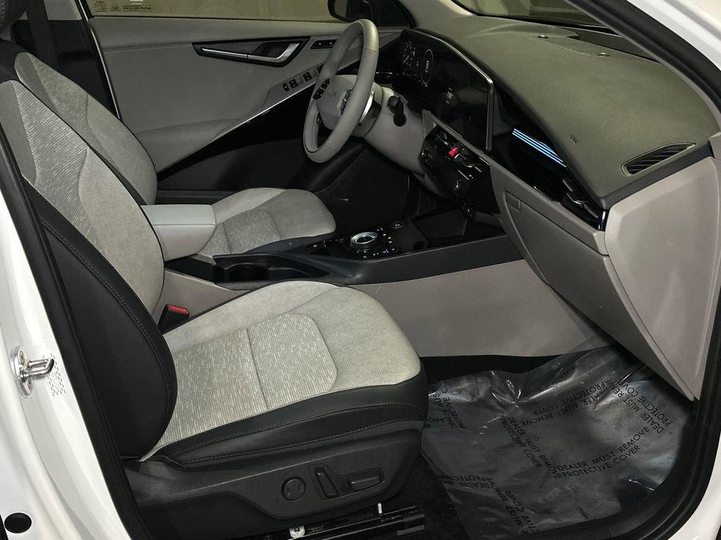 Certified 2023 Kia Niro Wave w/ Wave Preserve Package FWD image 12