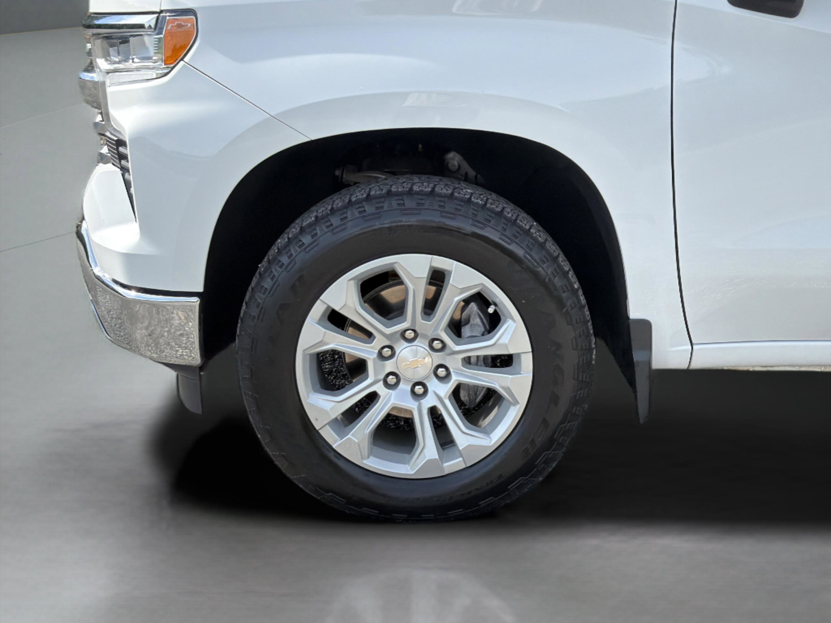 Used 2023 Chevrolet Silverado 1500 LTZ AWD/4WD image 29