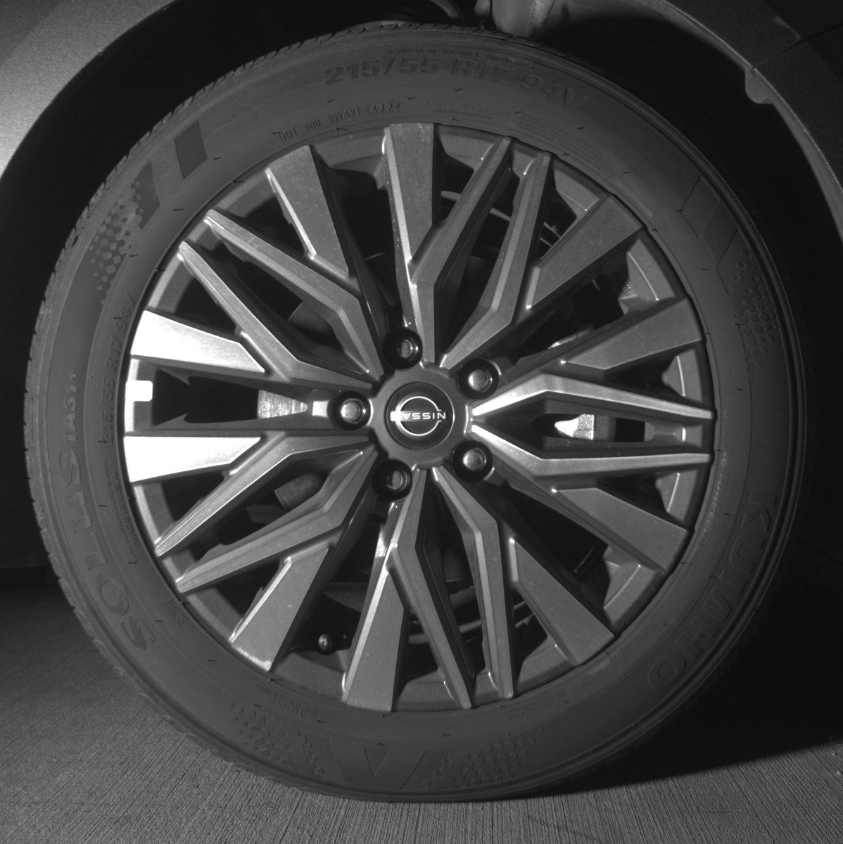 Used 2025 Nissan Altima 2.5 SV FWD image 13