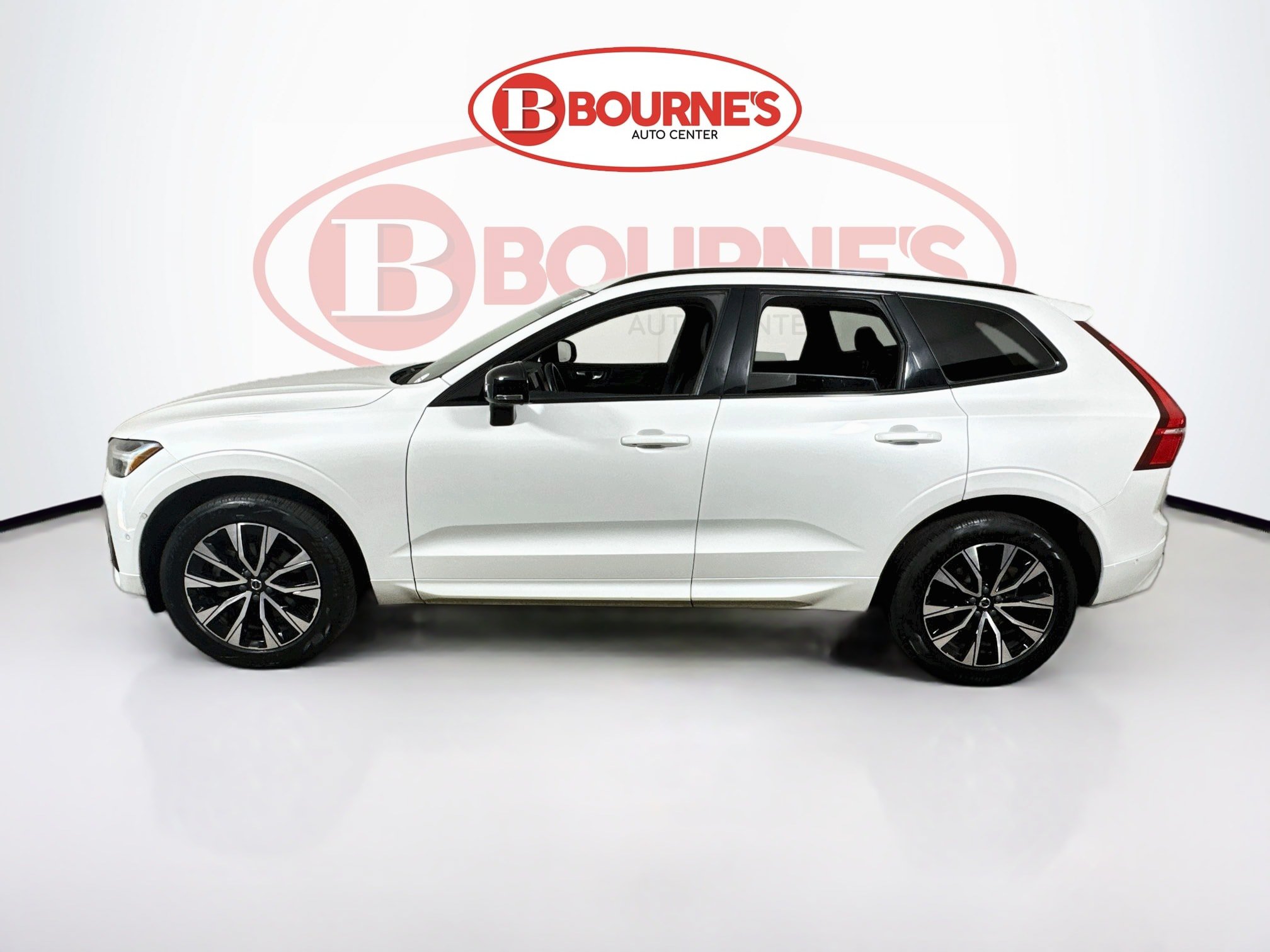Used 2024 Volvo XC60 B5 Plus w/ Protection Package Premier AWD/4WD image 8