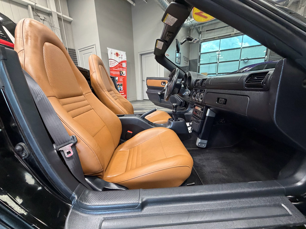 Used 2001 Toyota MR2 RWD image 35