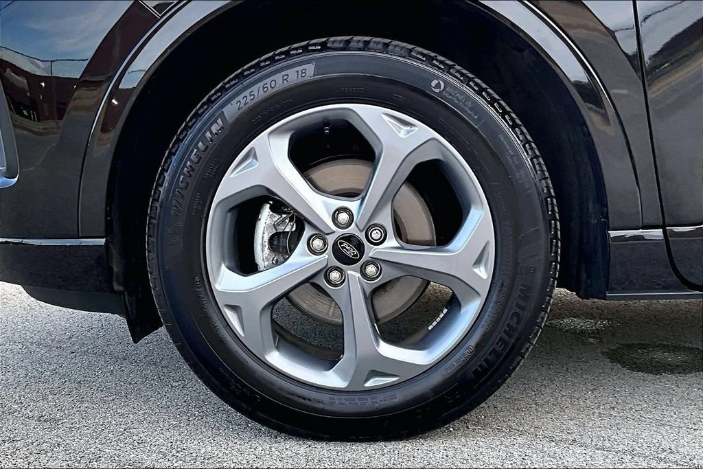 Certified 2024 Ford Escape ST-Line w/ Tech Pack #1 AWD/4WD image 9