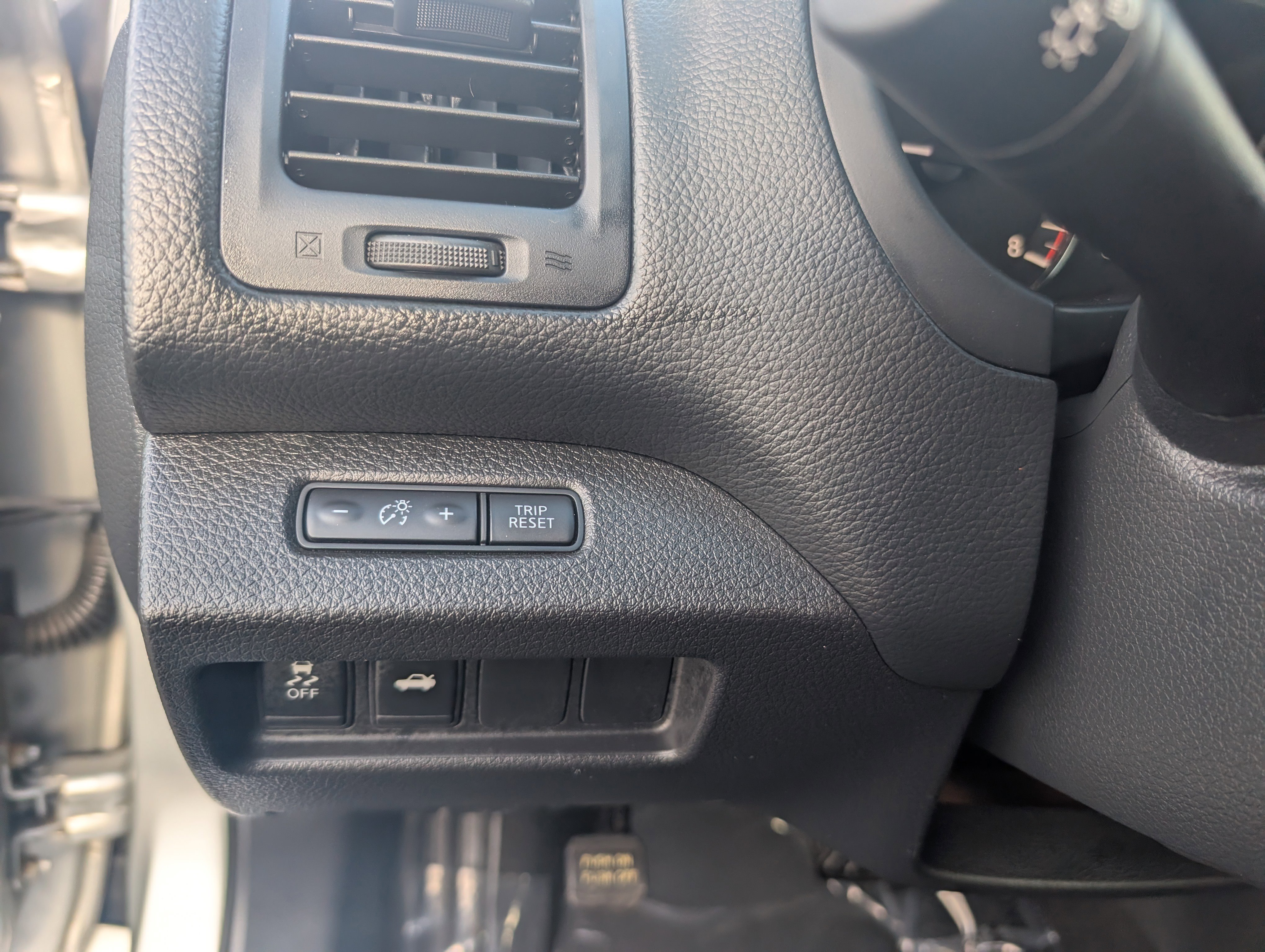 Used 2013 Nissan Altima 2.5 SV FWD image 14