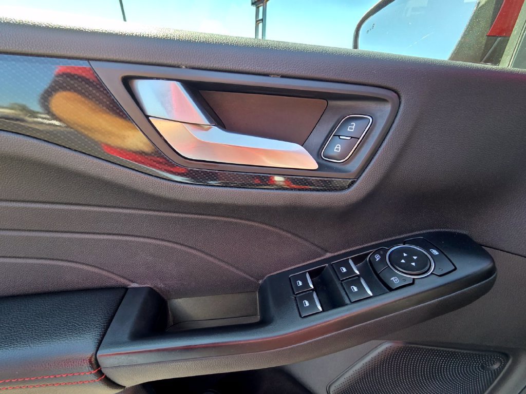 Used 2025 Ford Escape ST-Line Select AWD/4WD image 13