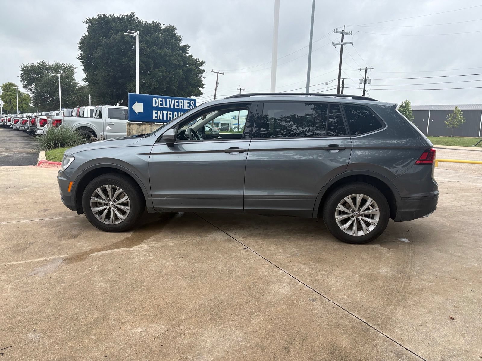Used 2020 Volkswagen Tiguan S w/ 3rd Row Seat Package AWD/4WD image 8