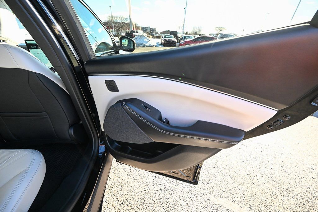 Certified 2025 Ford Mustang Mach-E Premium image 29