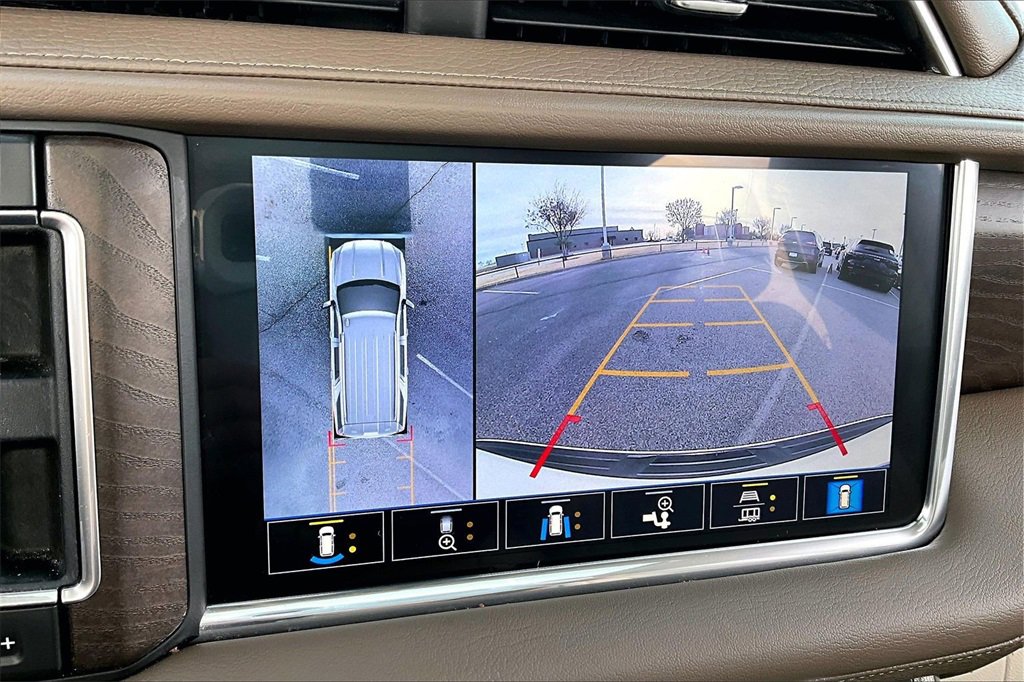 Used 2021 GMC Yukon XL Denali w/ Denali Ultimate Package image 23