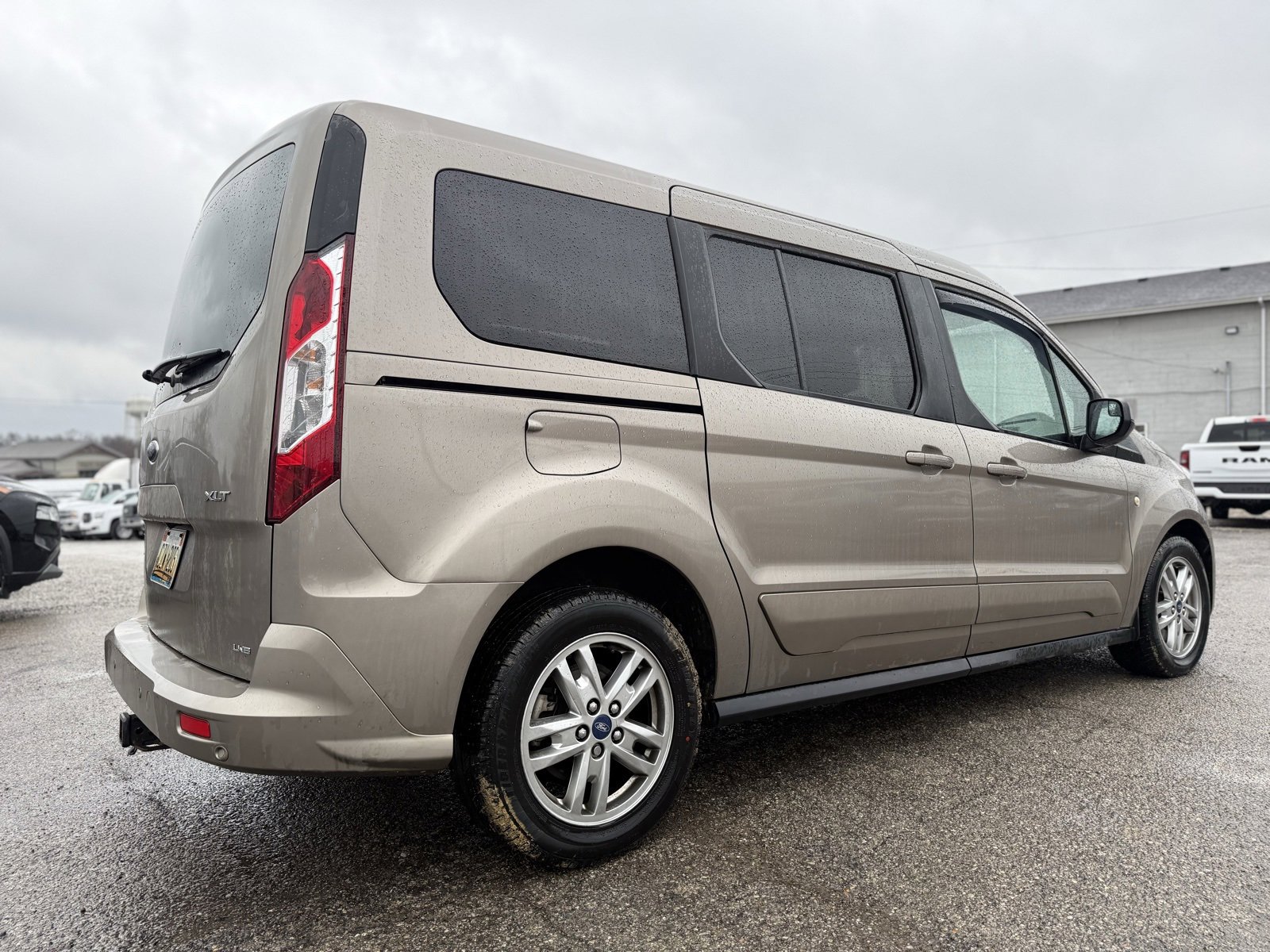 Used 2019 Ford Transit Connect XLT w/ XLT Premium Package image 7
