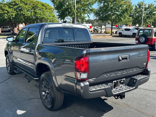 Used 2022 Toyota Tacoma SR5 w/ Technology Package image 5