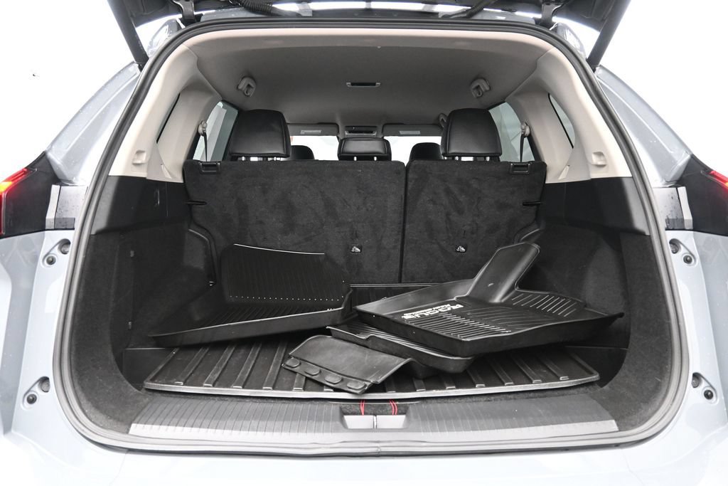 Used 2025 Nissan Rogue SV AWD/4WD image 26
