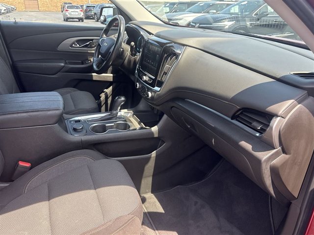 Certified 2019 Chevrolet Traverse LT FWD image 27