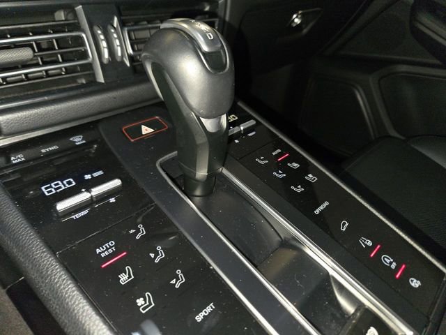 Used 2023 Porsche Macan image 20