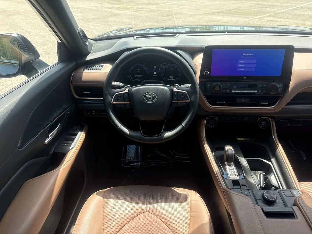 Used 2024 Toyota Grand Highlander AWD Hybrid image 13