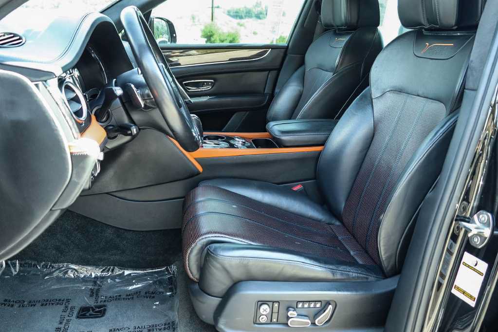 Used 2020 Bentley Bentayga AWD/4WD image 27