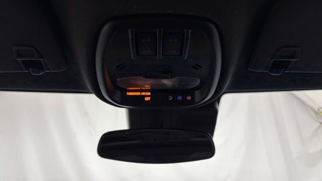 Used 2024 Chevrolet Trax RS w/ Sunroof Package FWD image 44