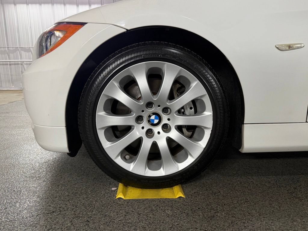 Used 2007 BMW 335xi Sedan AWD/4WD image 17