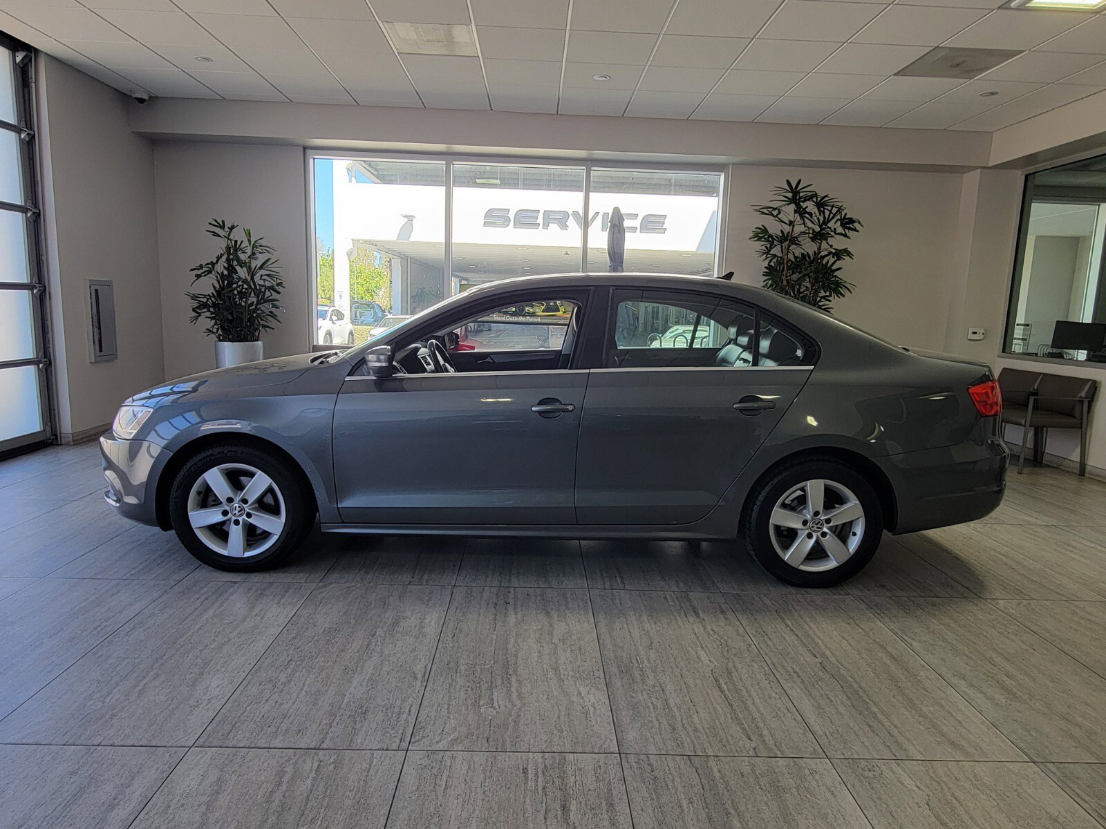 Used 2013 Volkswagen Jetta TDI image 2