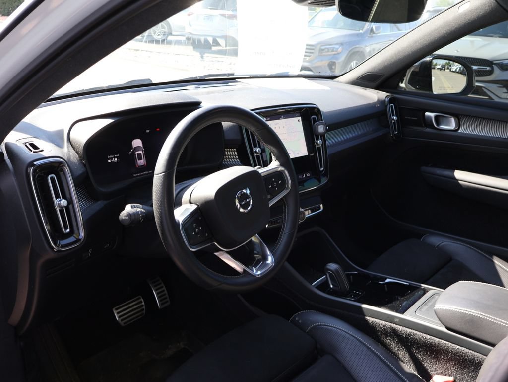 Used 2021 Volvo XC40 P8 Recharge w/ Advanced Package AWD/4WD image 16