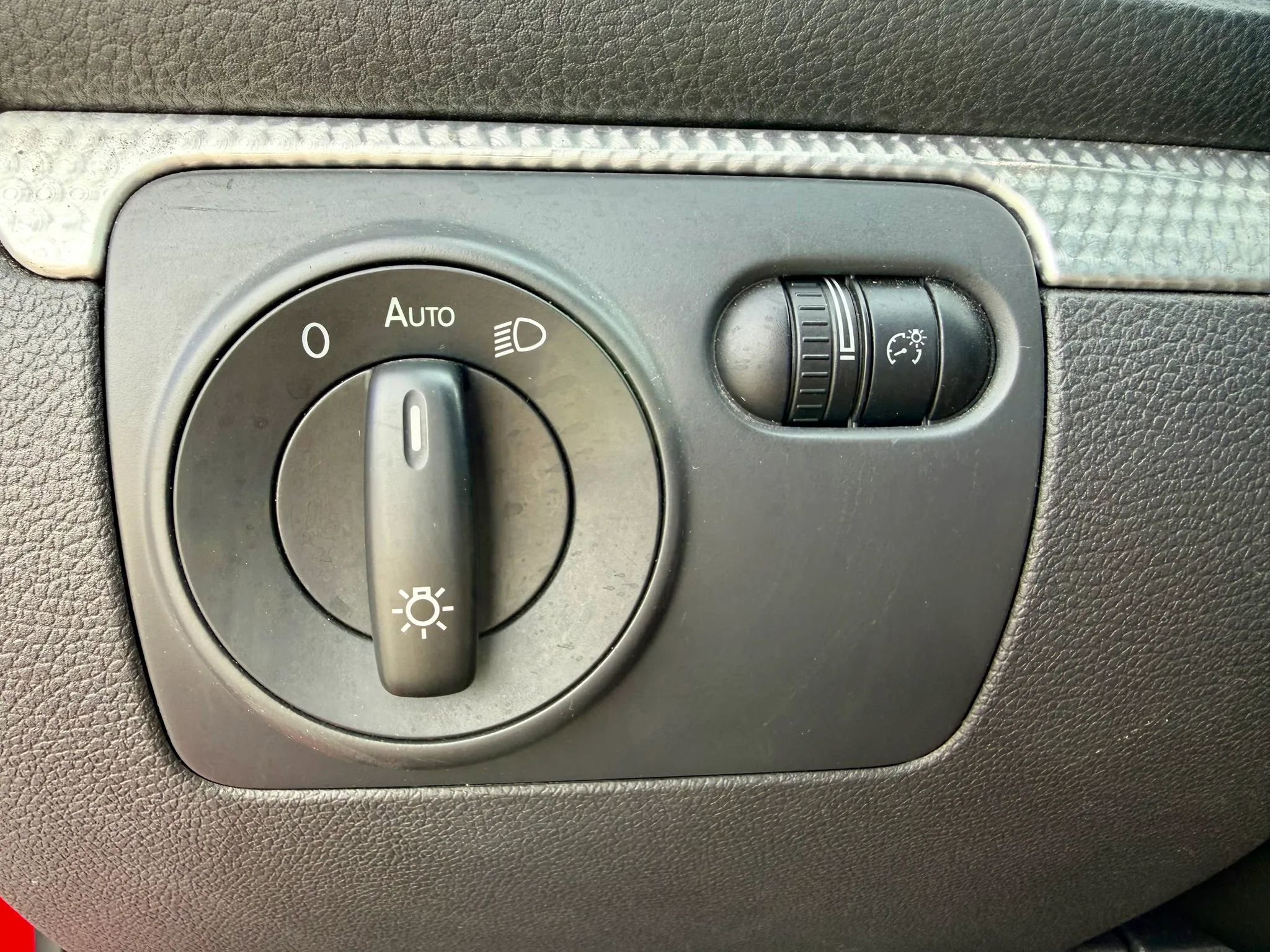 Used 2008 Volkswagen R32 AWD/4WD image 39