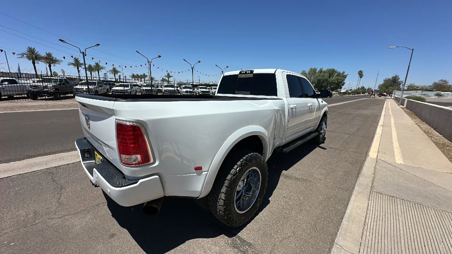 Used 2018 RAM 3500 Laramie w/ Sport Appearance Group AWD/4WD image 5
