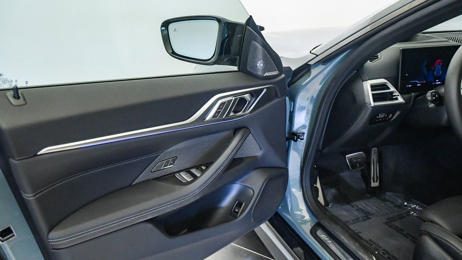 Used 2025 BMW i4 M50 w/ Premium Package image 33