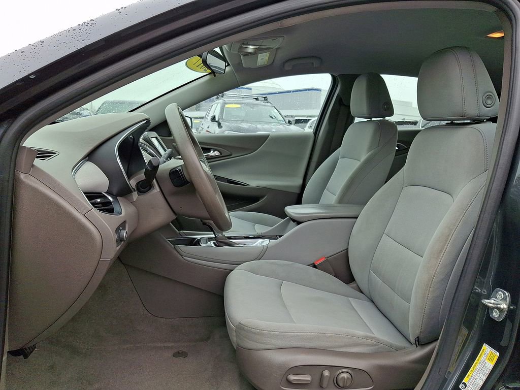 Certified 2017 Chevrolet Malibu LT image 14