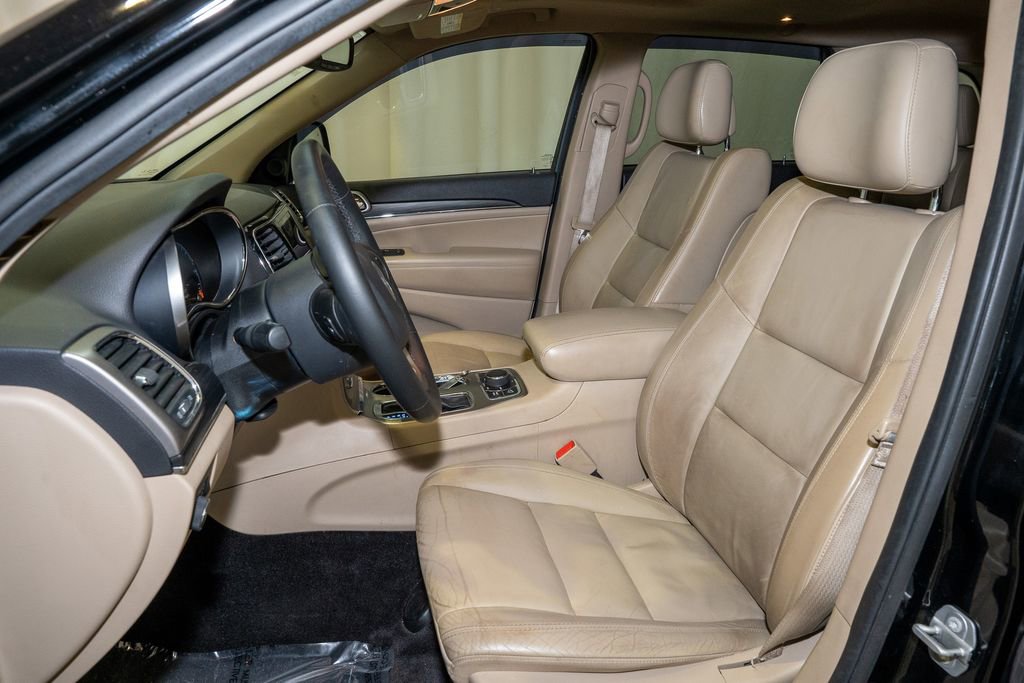 Used 2019 Jeep Grand Cherokee Limited w/ Trailer Tow Group IV image 12