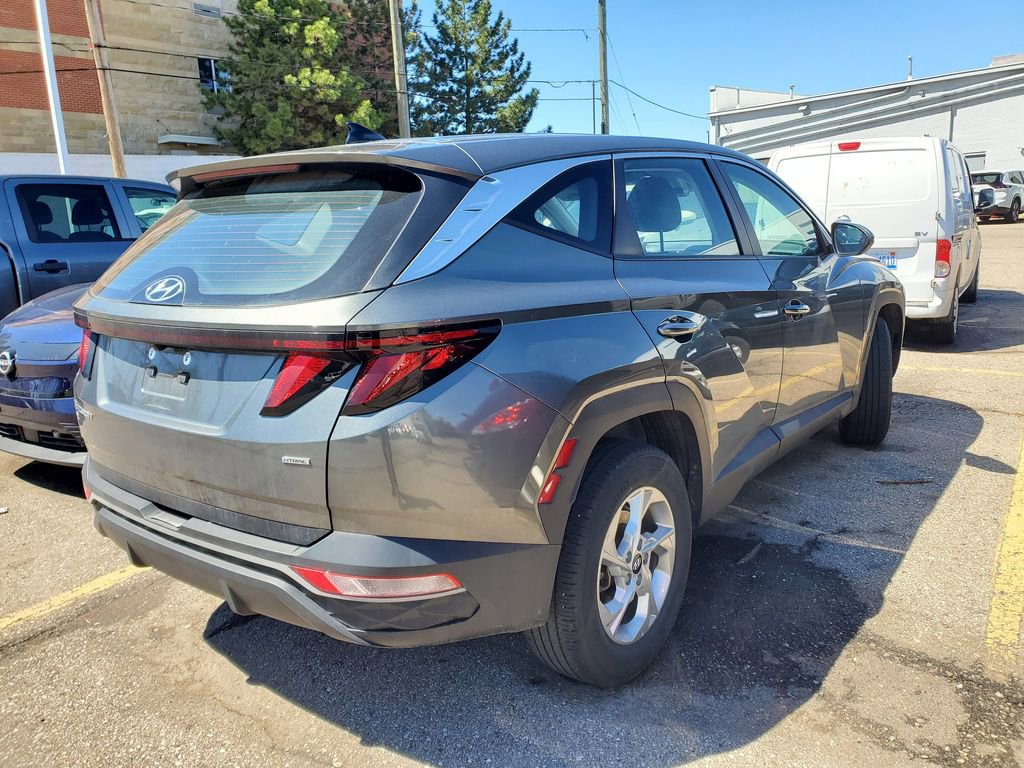 Used 2023 Hyundai Tucson SE AWD/4WD image 3