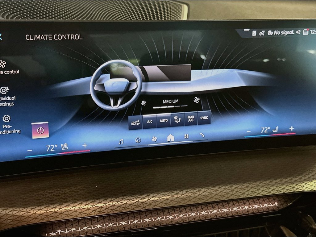 New 2026 BMW 330i xDrive Sedan w/ M Sport Package AWD/4WD image 16