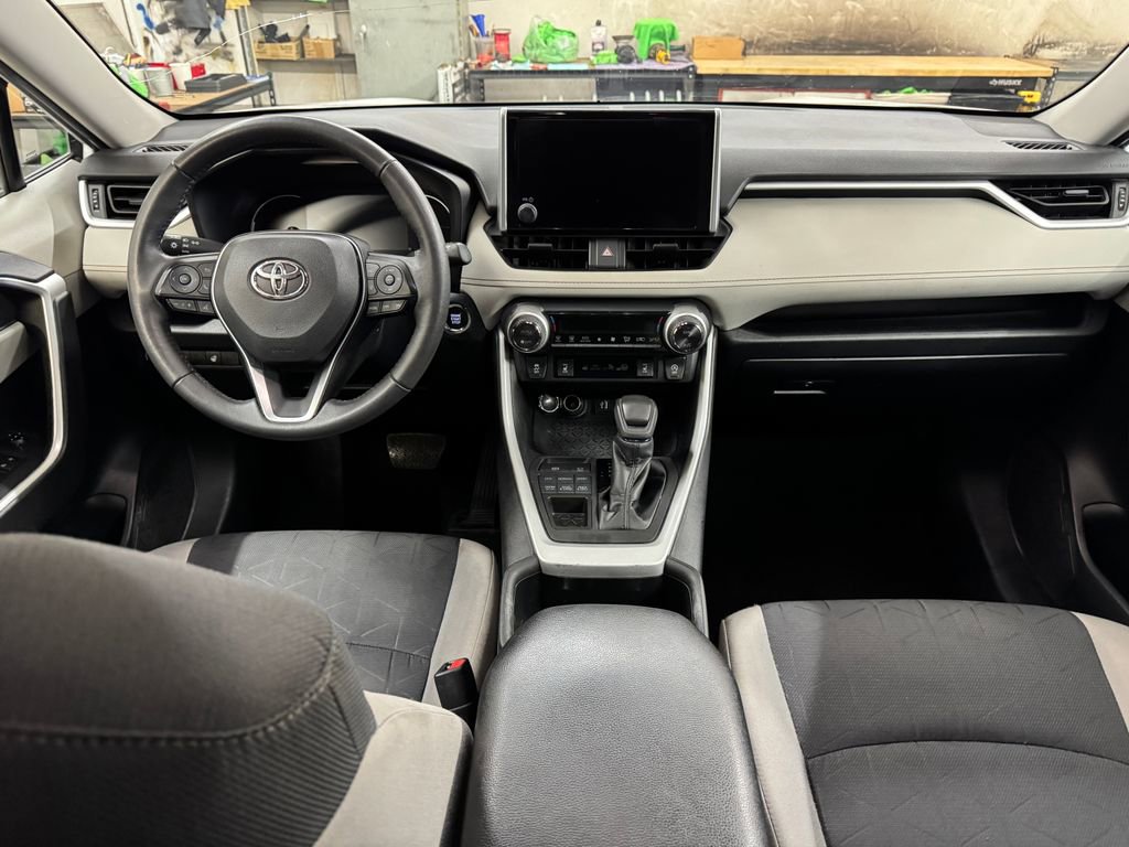 Used 2023 Toyota RAV4 XLE w/ Convenience Package image 17