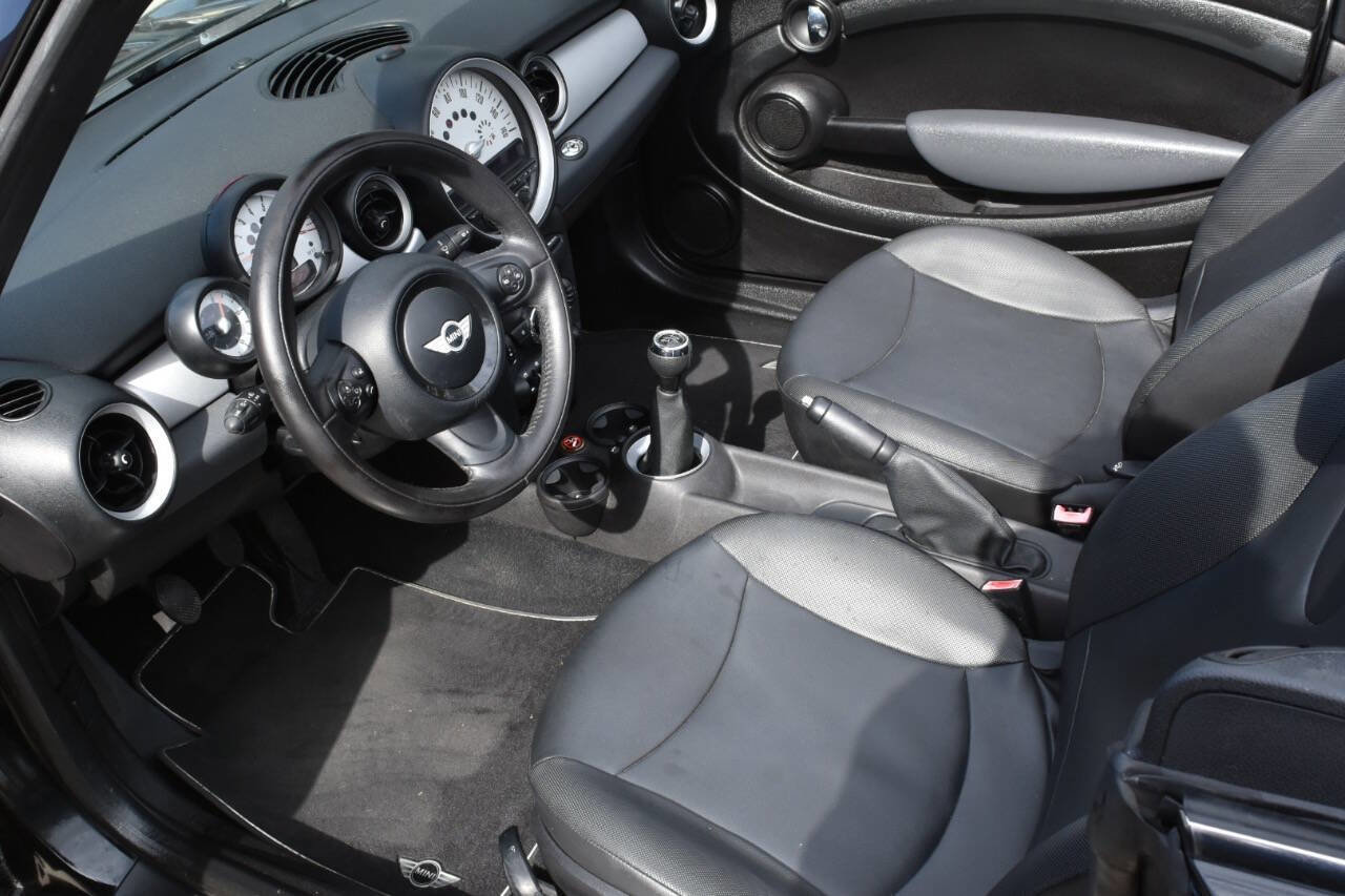 Used 2012 MINI Cooper Convertible image 34