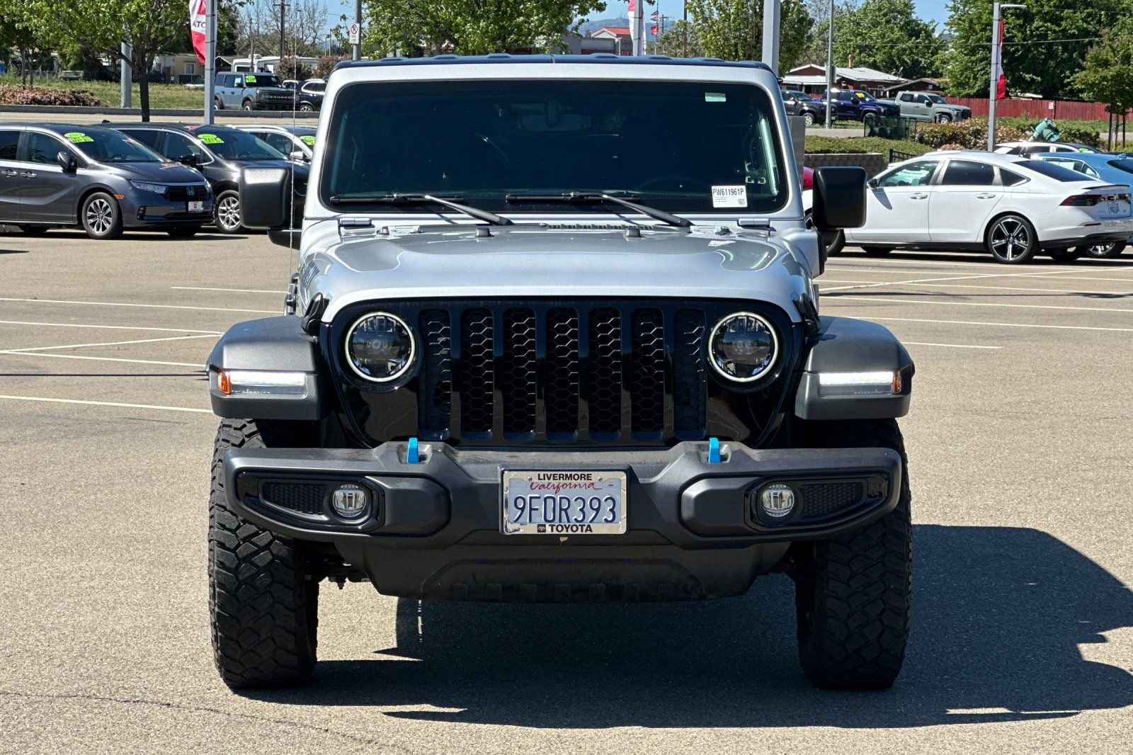 Used 2023 Jeep Wrangler Unlimited w/ Cold Weather Group image 9