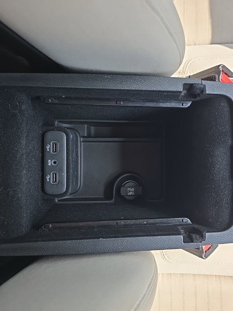 Used 2018 Chrysler 300 Touring w/ Sport Appearance Package image 33