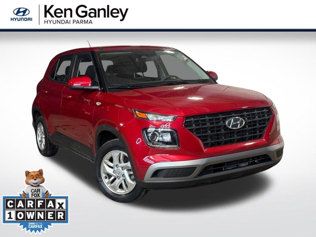 Used 2023 Hyundai Venue SE image 1