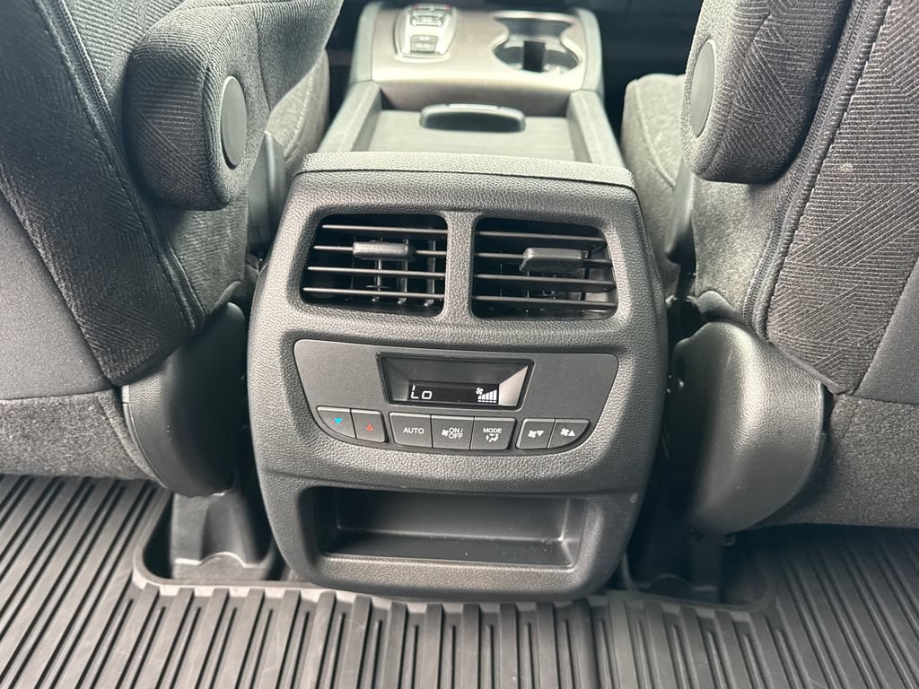 Used 2022 Honda Pilot Sport image 25